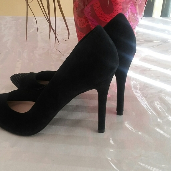 Shoes - Picture 5 of 5